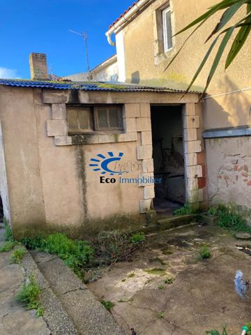EXCLUSIVITE LA ROCHELLE IMMEUBLE A RENOVER COMMERCE + APPARTEMENT  La rochelle