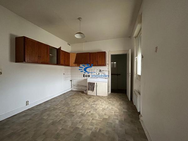 EXCLUSIVITE LA ROCHELLE IMMEUBLE A RENOVER COMMERCE + APPARTEMENT  La rochelle