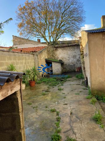 EXCLUSIVITE LA ROCHELLE IMMEUBLE A RENOVER COMMERCE + APPARTEMENT  La rochelle