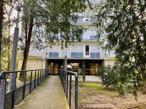 Appartement Proce-Canclaux type 3, cave, balcon, parking,  
Nantes 44100