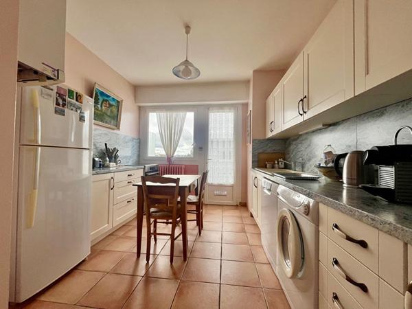 Appartement Proce-Canclaux type 3, cave, balcon, parking,  
Nantes 44100