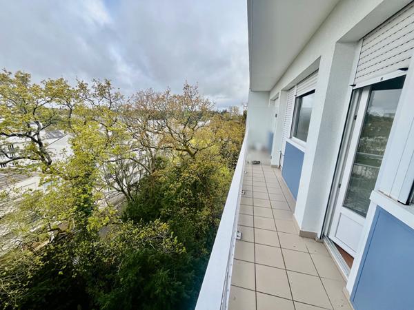 Appartement Proce-Canclaux type 3, cave, balcon, parking,  
Nantes 44100