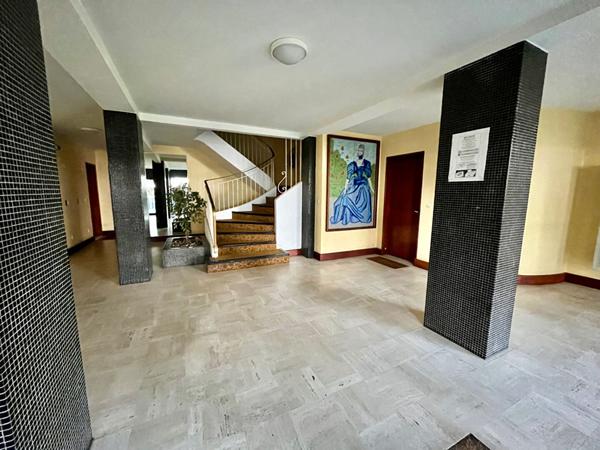 Appartement Proce-Canclaux type 3, cave, balcon, parking,  
Nantes 44100