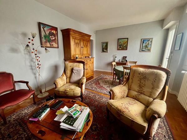 Appartement Proce-Canclaux type 3, cave, balcon, parking,  
Nantes 44100