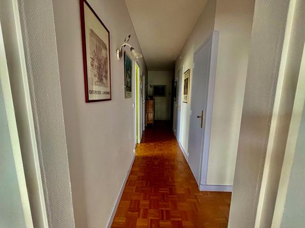 Appartement Proce-Canclaux type 3, cave, balcon, parking,  
Nantes 44100