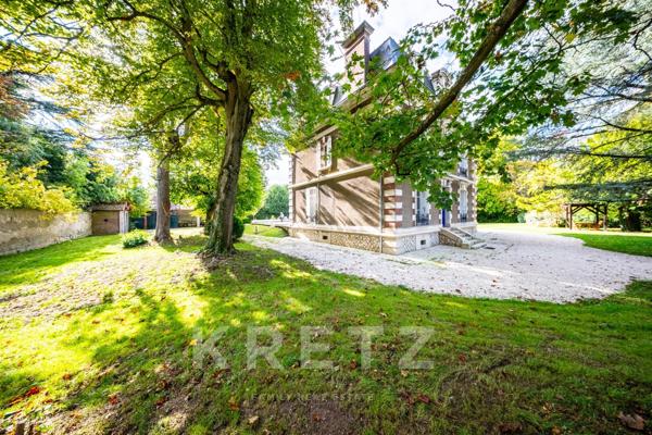 Bien rare à Auxerre - Maison de maître rénovée, parc clos sans vis-à-vis et piscine