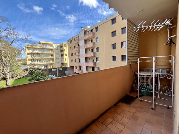 Carcassonne T4 traversant avec 2 balcons et 1 garage