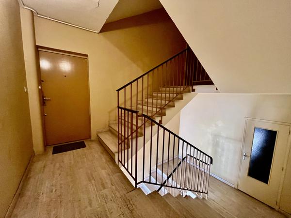Carcassonne T4 traversant avec 2 balcons et 1 garage