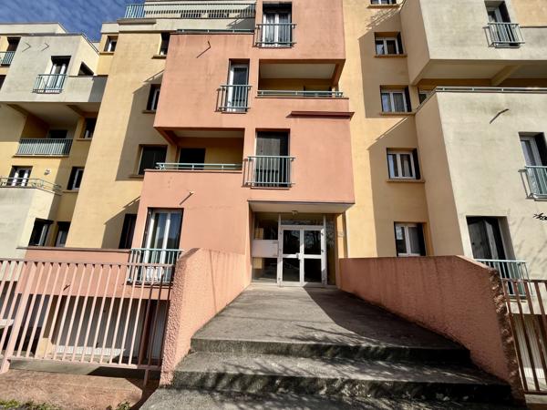 Carcassonne T4 traversant avec 2 balcons et 1 garage