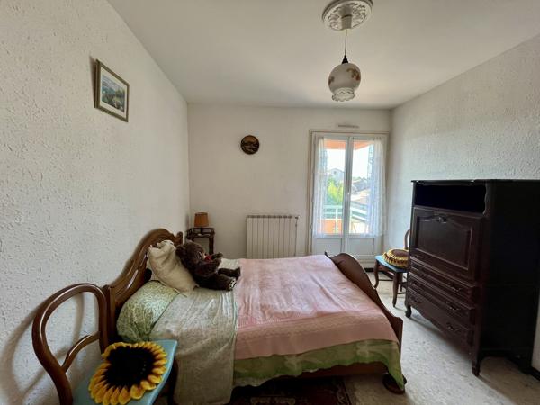 Carcassonne T4 traversant avec 2 balcons et 1 garage