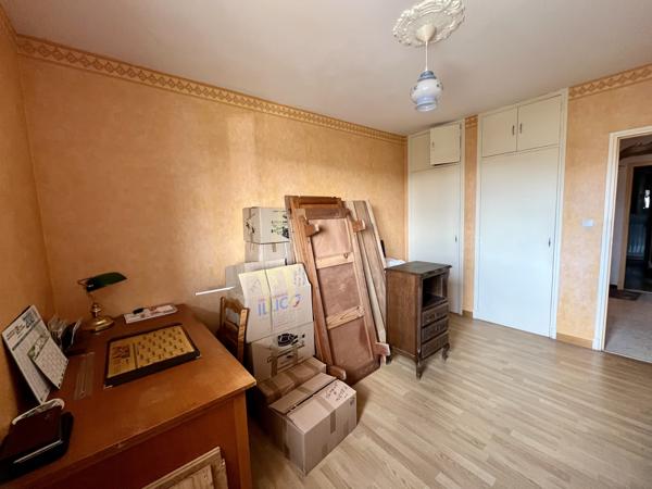 Carcassonne T4 traversant avec 2 balcons et 1 garage