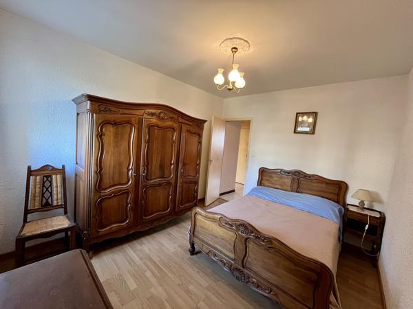 Carcassonne T4 traversant avec 2 balcons et 1 garage