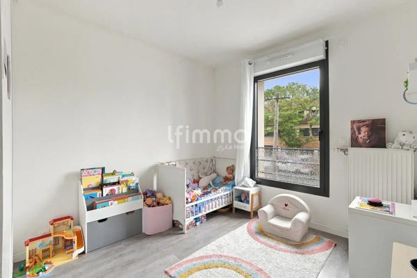Montreuil Hôpital- Appartement 4P/3ch 77m2 - Terrasse 13m2- Parking