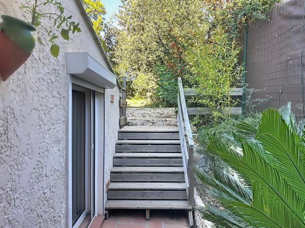 Maison familiale de 175 m² avec piscine, dépendances et aperçu mer – Six-Fours-les-Plages