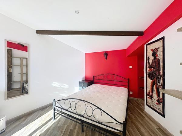 Maison familiale de 175 m² avec piscine, dépendances et aperçu mer – Six-Fours-les-Plages