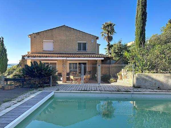Maison familiale de 175 m² avec piscine, dépendances et aperçu mer – Six-Fours-les-Plages