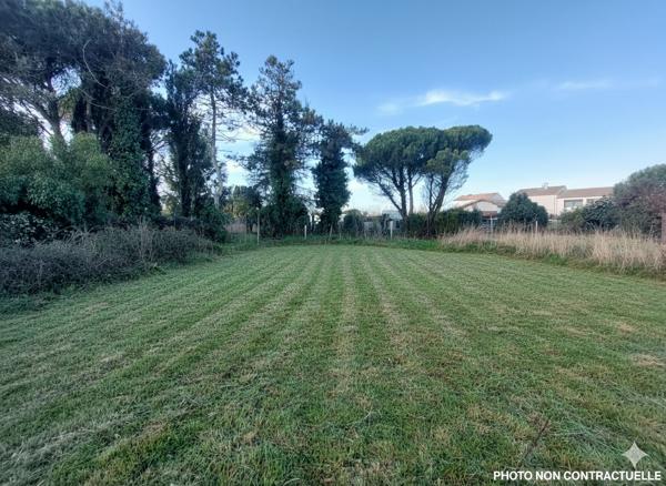 Terrain à bâtir hors lotissement l' Houmeau 400 m2 constructible proche La Rochelle et Ile de Ré