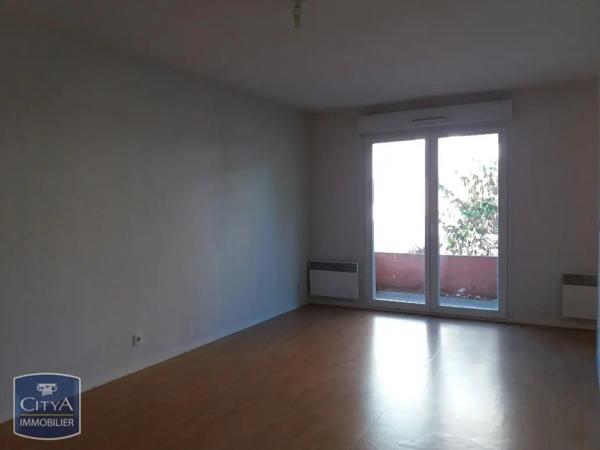 Appartement à louer 2 pièces 47.42m² Châteauroux (36000)
