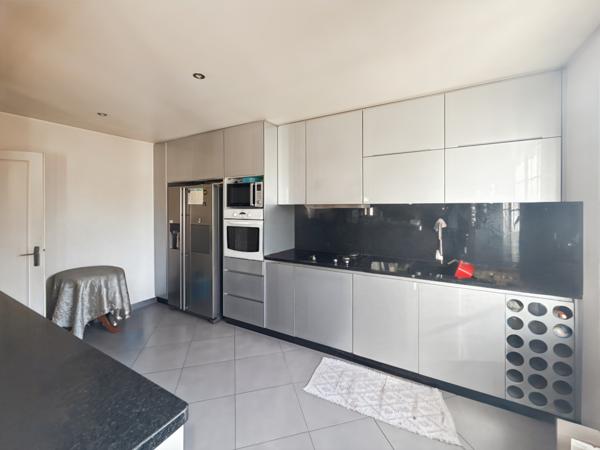 Eaubonne (95600) Eaubonne. Maison avec 4 chambres.