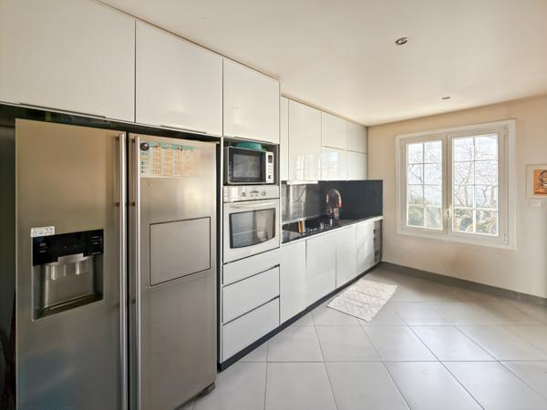 Eaubonne (95600) Eaubonne. Maison avec 4 chambres.