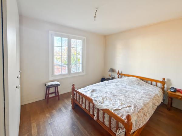 Eaubonne (95600) Eaubonne. Maison avec 4 chambres.