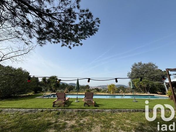 Maison de campagne 6 pièces de 205 m² à Le Beausset (83330)