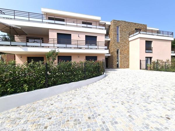Appartement T4 à vendre  4 pièces - 98,02 m2 ST RAPHAEL - 83