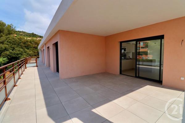 Appartement T4 à vendre  4 pièces - 98,02 m2 ST RAPHAEL - 83