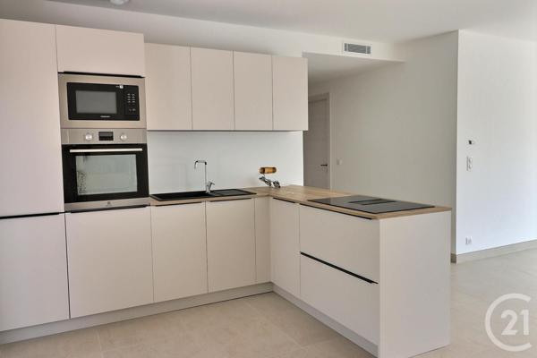 Appartement T4 à vendre  4 pièces - 98,02 m2 ST RAPHAEL - 83