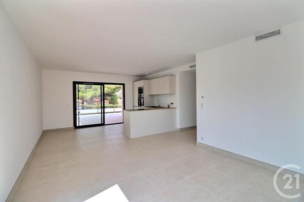 Appartement T4 à vendre  4 pièces - 98,02 m2 ST RAPHAEL - 83