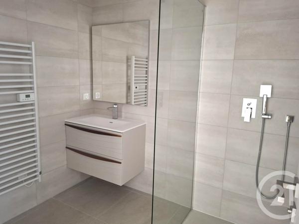 Appartement T4 à vendre  4 pièces - 98,02 m2 ST RAPHAEL - 83