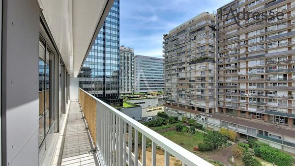 PUTEAUX/CENTRE 3 pièces de 61 m² avec balcon 15m², cave et parking.