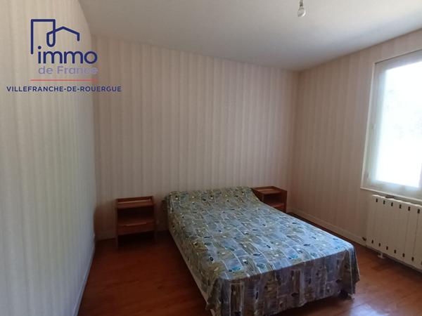 Villeneuve, maison 3 chambres sur 977 m² de terrain proche de toutes commodités à pied