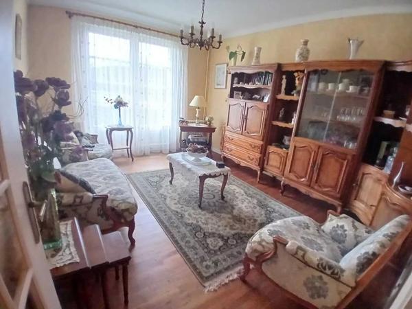 Vente                                                      Maison
                        
                     3 pièces                      73 m2                     à Rezé