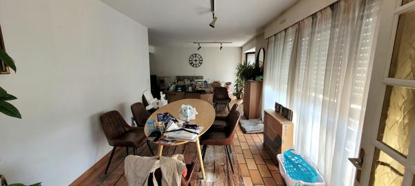 Appartement
                                                                                                                                                                                                                                                                                                                        5 pièce(s)                                                                                                                                                                                                          4 chambre(s)                                                                                                                                                                                                          114.46  m²