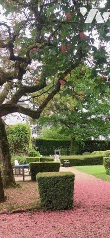 BIEN D'EXCEPTION ! Aux portes de LORIENT, Manoir sur un terrain d'environ 5900m2. (constructible)