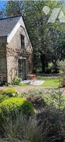 BIEN D'EXCEPTION ! Aux portes de LORIENT, Manoir sur un terrain d'environ 5900m2. (constructible)