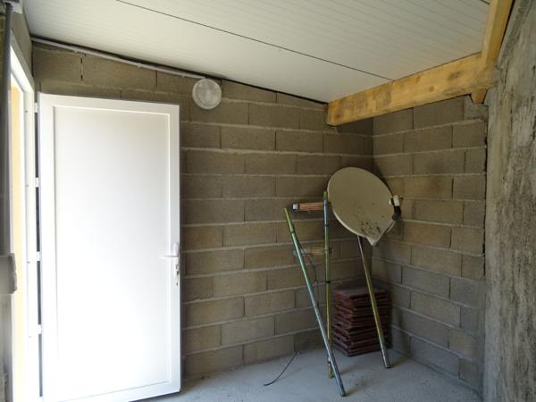 Bourg centre T1 dans maison avec terrasse