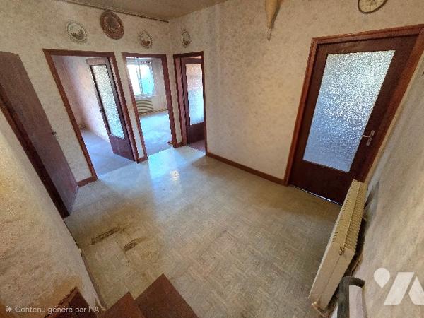 Maison de village, avec jardin, A RENOVER, à vendre sur la commune de BICQUELEY.
