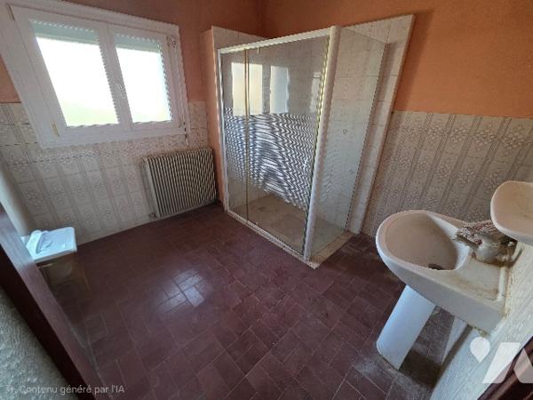 Maison de village, avec jardin, A RENOVER, à vendre sur la commune de BICQUELEY.