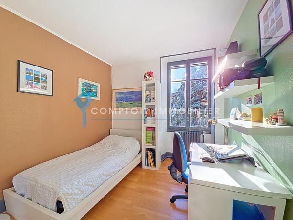 Maison 7 pièce(s) 3 chambre(s) 160 m²
