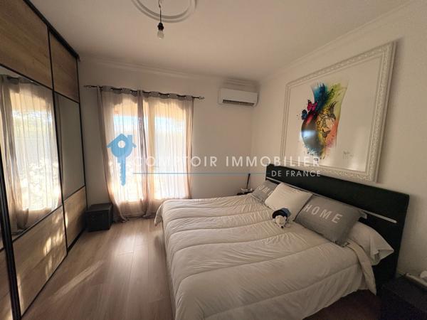 Maison
                                                                                                                                                                                                                                                                                                                        5 pièce(s)                                                                                                                                                                                                          4 chambre(s)                                                                                                                                                                                                          164  m²