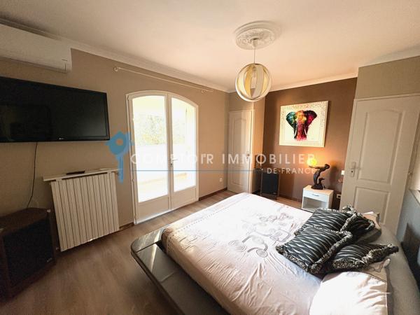 Maison
                                                                                                                                                                                                                                                                                                                        5 pièce(s)                                                                                                                                                                                                          4 chambre(s)                                                                                                                                                                                                          164  m²