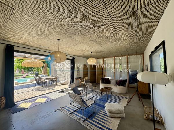 Maison de village
                                                                                                                                                                                                                                                                                                                        4 pièce(s)                                                                                                                                                                                                          3 chambre(s)                                                                                                                                                                                                          120  m²