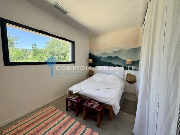 Maison de village
                                                                                                                                                                                                                                                                                                                        4 pièce(s)                                                                                                                                                                                                          3 chambre(s)                                                                                                                                                                                                          120  m²