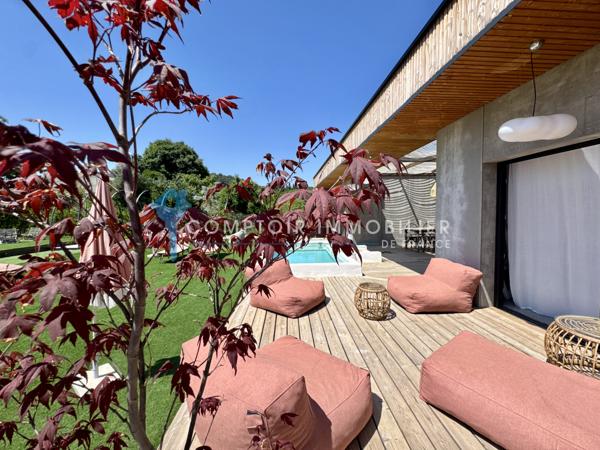 Maison de village
                                                                                                                                                                                                                                                                                                                        4 pièce(s)                                                                                                                                                                                                          3 chambre(s)                                                                                                                                                                                                          120  m²