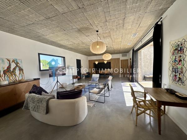 Maison de village
                                                                                                                                                                                                                                                                                                                        4 pièce(s)                                                                                                                                                                                                          3 chambre(s)                                                                                                                                                                                                          120  m²