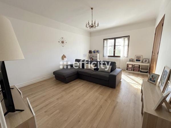 Maison 8 pièces - 425 m² Exclusivité efficity