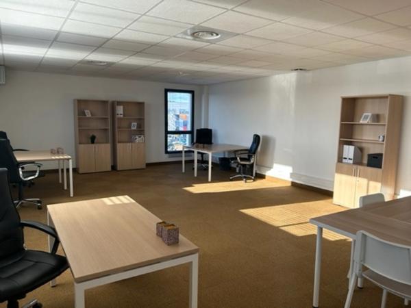 Bureau fonctionnel à Montpellier Garosud– Crèche, resto & services sur site