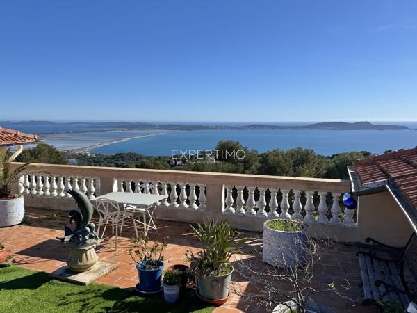 Hyères (83400) Appartement exceptionnel en dernier étage avec vue mer panoramique et grande terrasse sur le toit